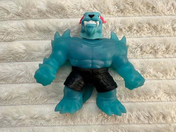 Mr Beast Lab Goo Jit Zu Hypercharged Panther Stretchy Action Figure approx.12 cm. Used Please see photos