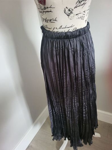 grey pleat skirt