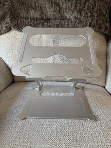 Laptop stand