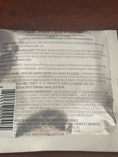 First Aid Beauty Radiance Pads - New