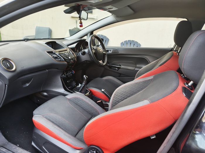 Ford Fiesta 1.0 Zetec S Black Edition 140HP