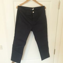 Three-quarter shorts