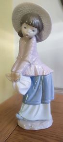 Nao By Lladro Daisa 1981 Rare, Made in Spain Girl in a Hat Figurine Gloss