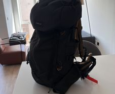 Forclaz MT100 Easyfit 50L Trekking Backpack with Rain Cover