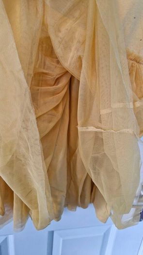 Yellow dress with tulle skirt, age 4-5