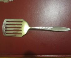 vintage Beetroot server   Grosvenor Christine