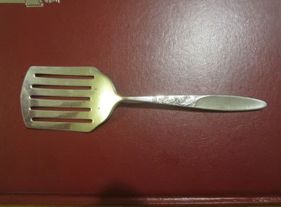 vintage Beetroot server   Grosvenor Christine