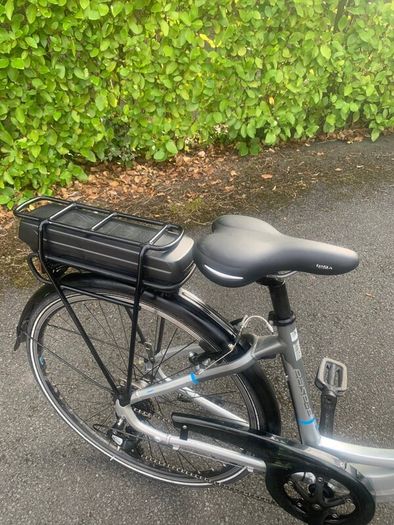 GIANT  Ease  e S  Electric bike.