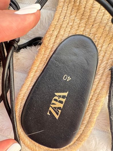 Zara sandals beach women narrow feet Size 40 Please see photos