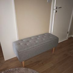 Hall bench