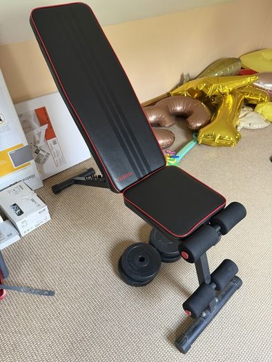 Weight lifting gym bench