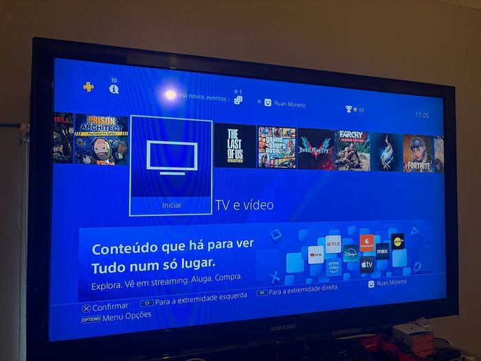 Ultimate Gaming Station: PS4 Pro 1TB + PSVR Full Kit + 46" Samsung TV + 5 Games + 3 Controllers