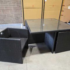 Set of Outdoors Table + Four chairs