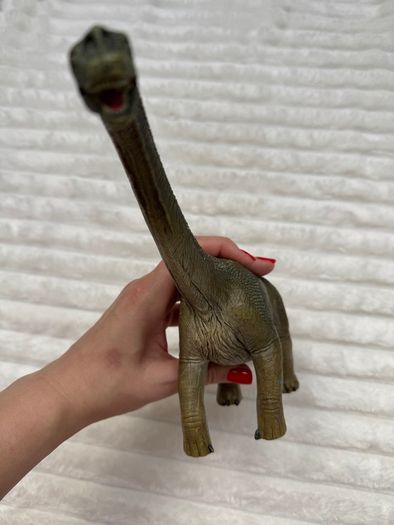 Schleich Brachiosaurus Dinosaur Figure D-73527  approx. 20 cm. height 2016  Dirty Used Please see photos