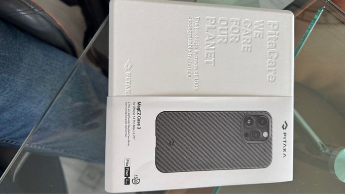 Pitaka fiber case