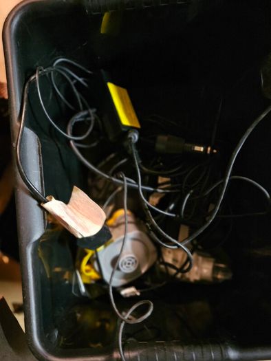 Large Bundle of Small Electrical Items