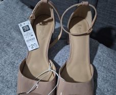 Ladies sandles