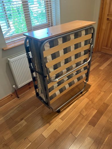 Fold up bed