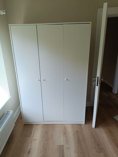 3 door wardrobe