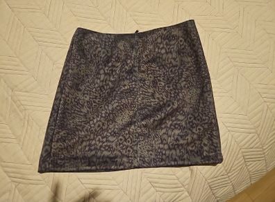 Oasis suede effect skirt - size small