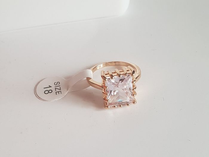 NEW Ring size 8