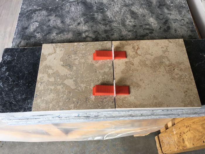 Complete Professional tiling system clips, wedges, pliers, see text for details pls