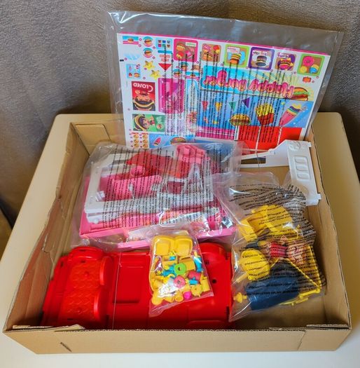 Pinypon Happy Burger Food Truck Playset Brand New Inside