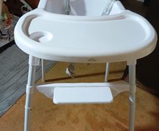 Babylo High Chair  for 1x Pampers