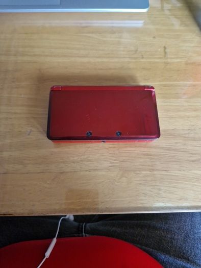 Nintendo 3DS Metallic Red