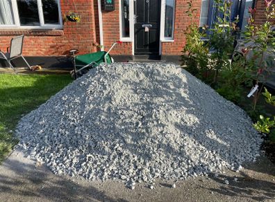 sand,stone,topsoil,pebble,gravel,stone