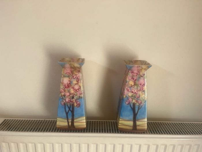Pair of 1930s T. Lawrence Falcon Ware Marguerite Art Deco Vases
