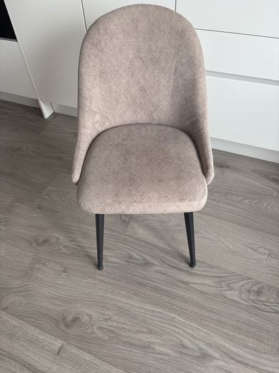 Round 100cm kitchen dining table with four chairs