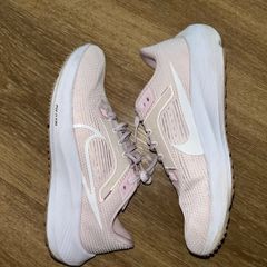 Nike Air Zoom Pegasus 40 - Size 5.5