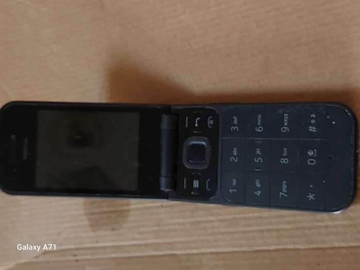 NOKIA KaiOS Flip Phone, Model Nokia 2027 Flip, 4GB, KaiOS 2.5.2 in excellent condition