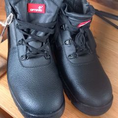safety boots size 10 new