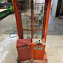 pallet stacker Image 3