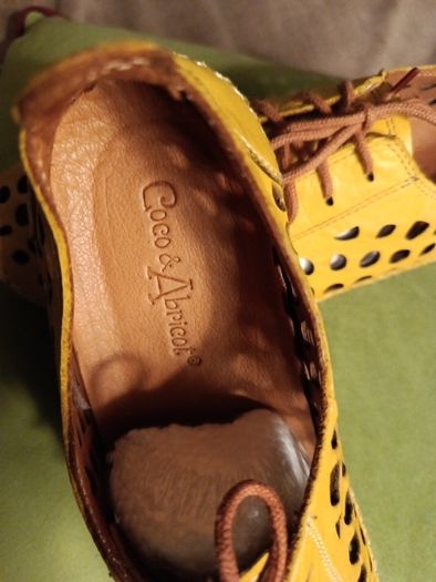 Coco & Apricot ladies flats size