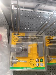 Yale deadlocking night latch