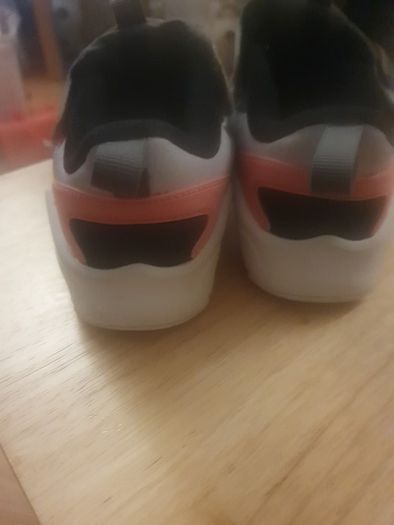 Kids NIKE Trainers/Girls AirMax Bolt Trainers Size: 7.5 UK .. 25 EU