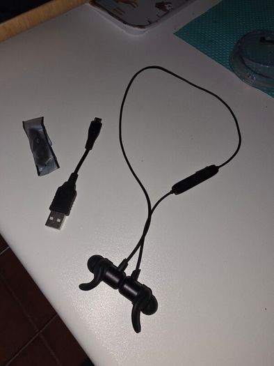 Wireless headphones, Anker Bluetooth headphones