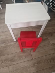 Kids desk and chair