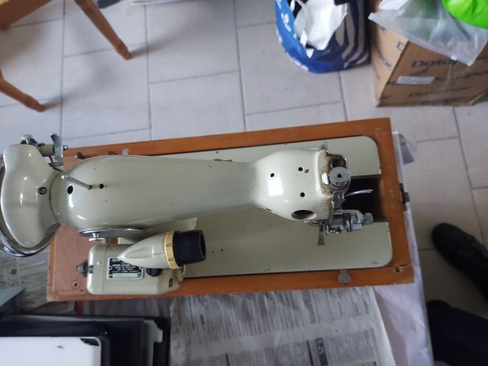 Vintage Lucia Sewing Machine for parts or repair