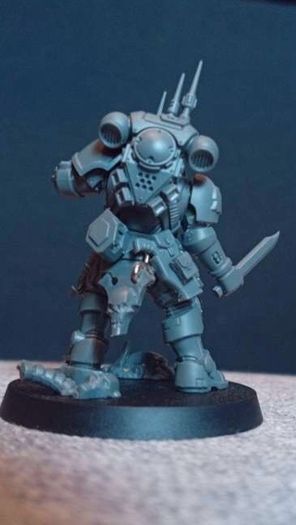 Warhammer 40K Lieutenant with combi weapon kitbash