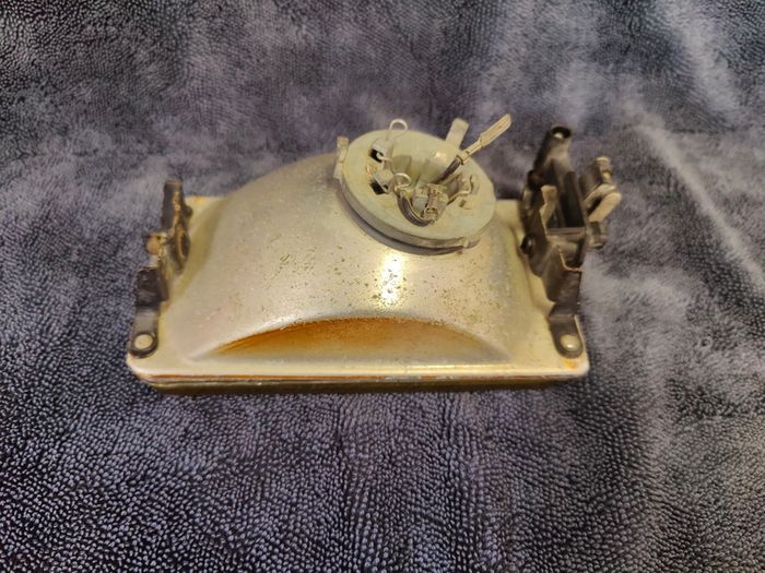 Yellow fog lights 19R-33 Sierra Cosworth / Escort Cosworth, Ford Fiesta XR2 XR3 XR4 ,Sierra RS RS500 ,Focus Guide, Escort Rallye ,Scorpio 4x4 Turbo