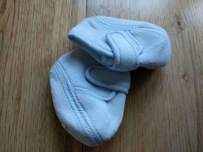 Baby boots (0-3), 4 pairs