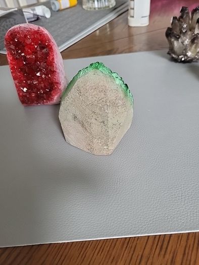 Quartz green geode