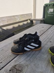 kids trainers