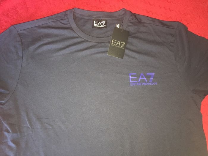 emporio armani EA 7 t shirt SIZE L brand new
