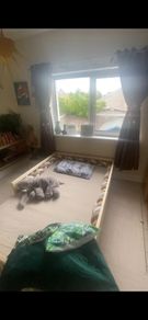 Kids floor bed