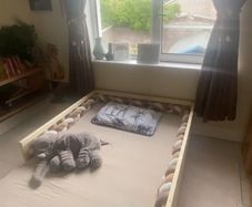 Kids floor bed